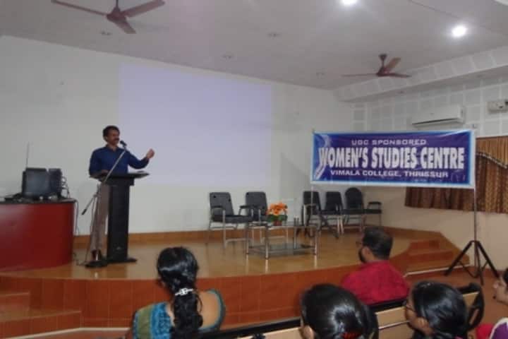Vimala College campus in Thrissur, Kerala, India — photo 4