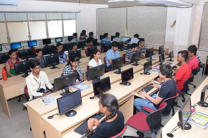 Nava Samaj Mandal Degree College campus in Mumbai, Maharashtra, India — photo 4