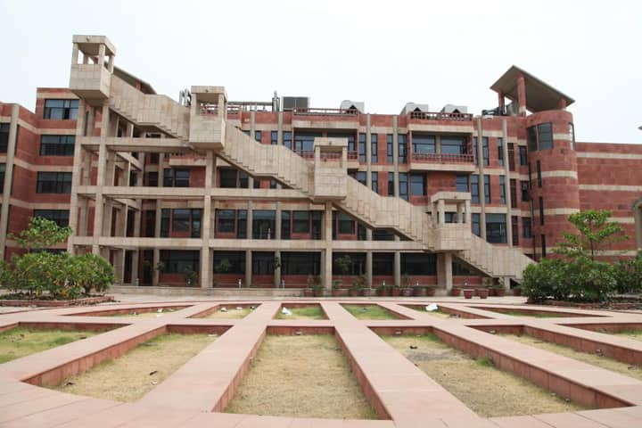Pandit Lakhmi Chand State University of Performing and Visual Arts campus in Rohtak, Haryana, India — photo 2