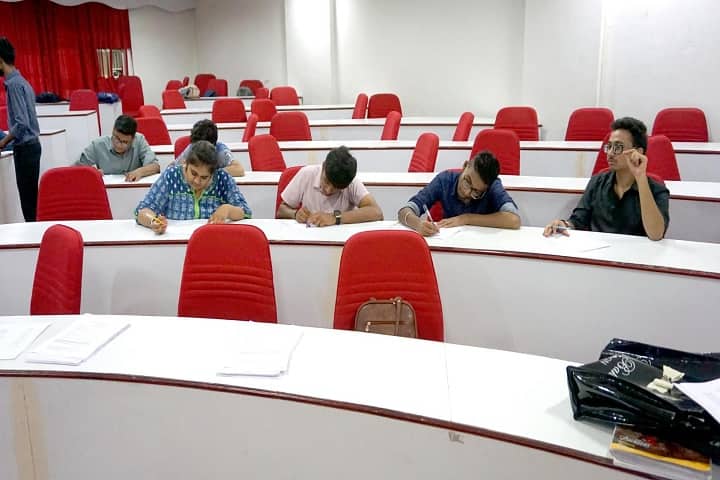Metas Adventist College campus in Surat, Gujarat, India — photo 1