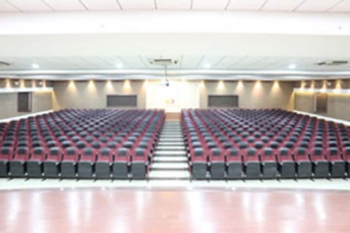 DY Patil International University campus in Pune, Maharashtra, India — photo 3