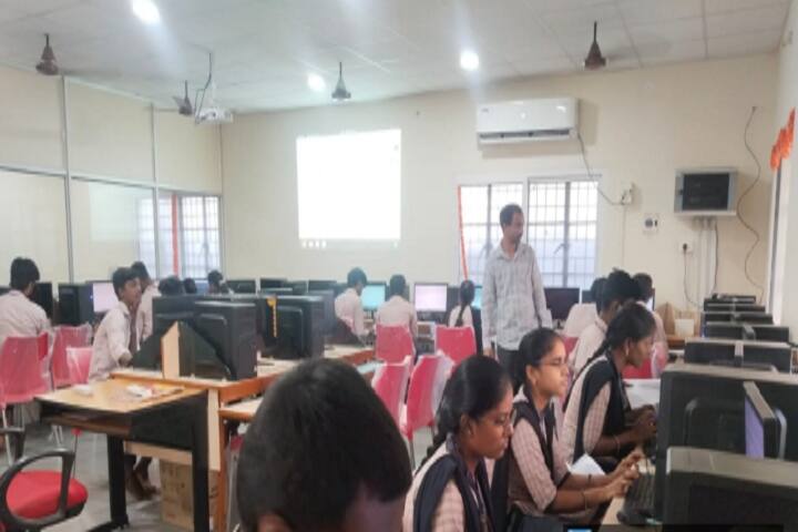 Maharajahs College Autonomous campus in Vizianagaram, Andhra Pradesh, India — photo 6
