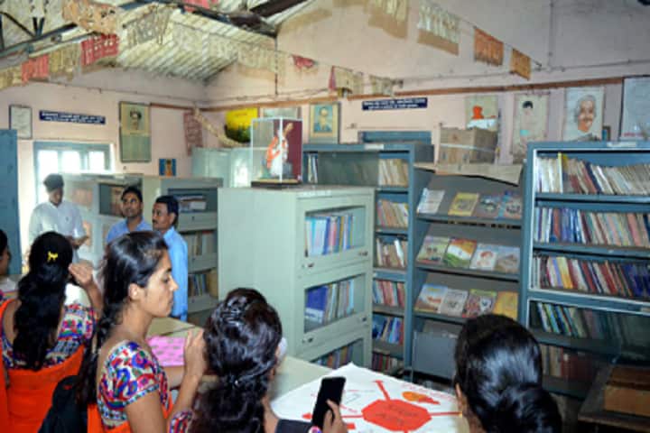 Yashwant Shikshanshastra Mahavidyalaya campus in Kolhapur, Maharashtra, India — photo 4