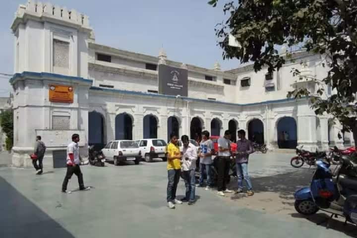 Hindu College, Amritsar campus in Amritsar, Punjab, India