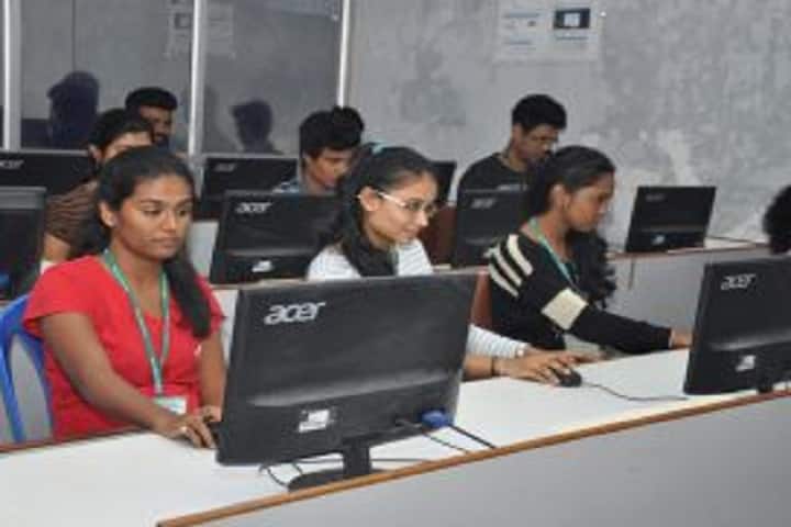 Valia Chhaganlal Laljibahai College of Commerce and Valia Lilavantiben Chhaganlal College of Arts campus in Mumbai, Maharashtra, India — photo 5