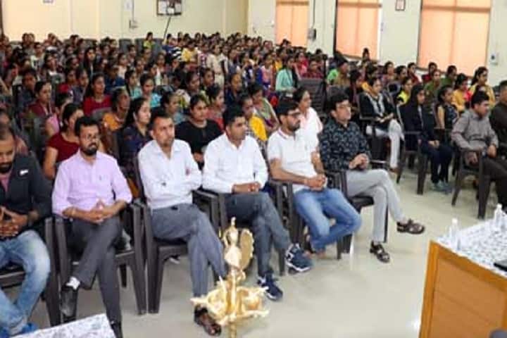 Bhakta Kavi Narsinh Mehta University campus in Junagadh, Gujarat, India — photo 2