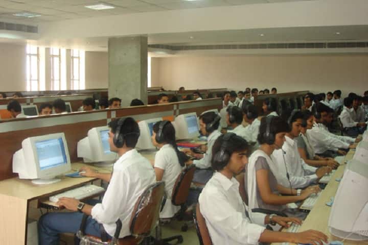 Babu Banarsi Das Institute of Engineering Technology and Research Centre campus in Bulandshahr, Uttar Pradesh, India — photo 4