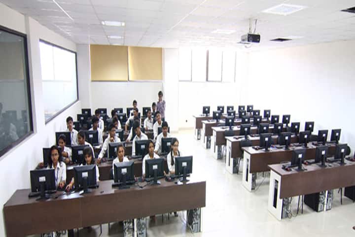 Late Annasaheb Patil Polytechnic campus in Nashik, Maharashtra, India — photo 6