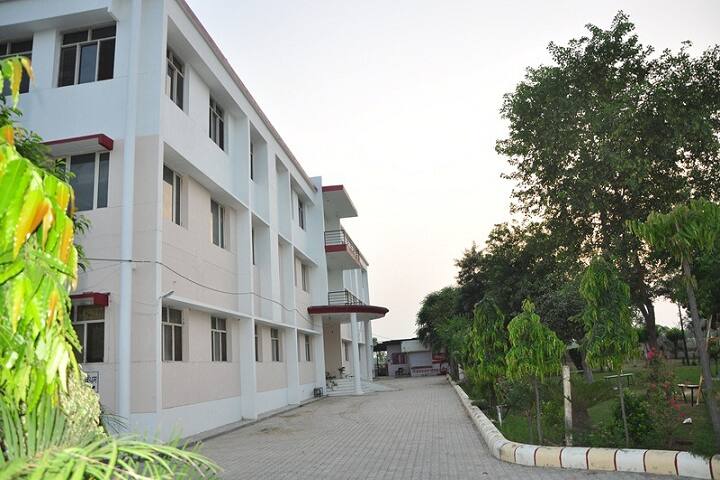 Vishavkarma College for Girls campus in Sangrur, Punjab, India — photo 2