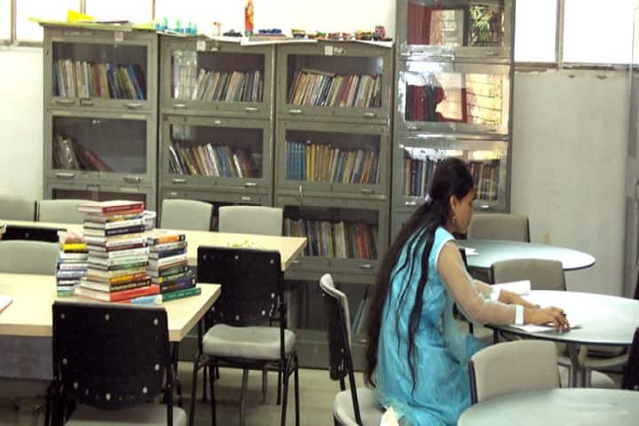 Guru Nanak College of Education and Research campus in Mumbai, Maharashtra, India — photo 1