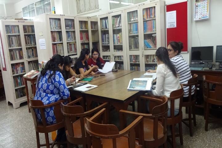 Gujarat Research Society's Hansraj Jivandas College of Education campus in Mumbai, Maharashtra, India — photo 5