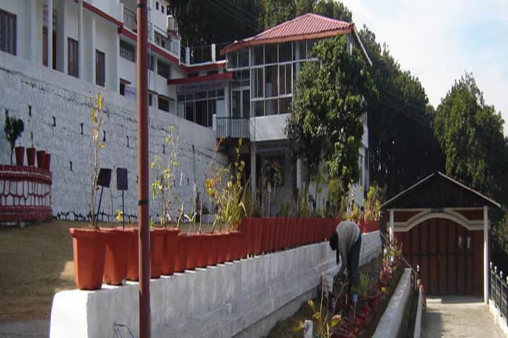 Uttaranchal Ayurvedic College campus in Dehradun, Uttarakhand, India — photo 2