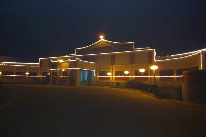Moti Lal Nehru Medical College, Allahabad campus in Allahabad, Uttar Pradesh, India