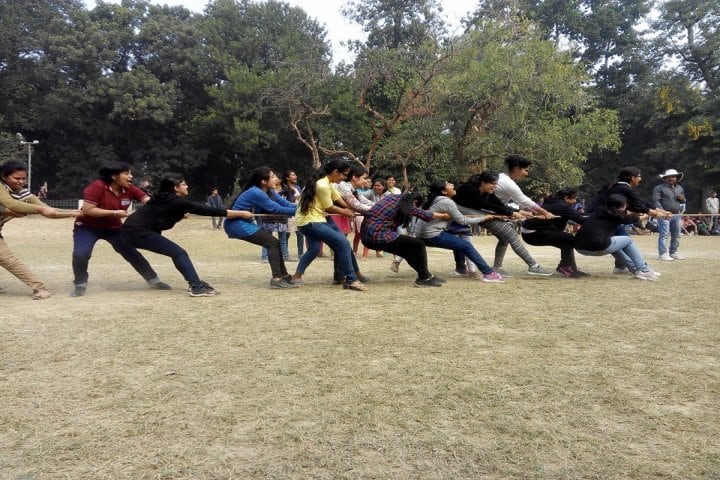 Moti Lal Nehru Medical College campus in Allahabad, Uttar Pradesh, India — photo 3