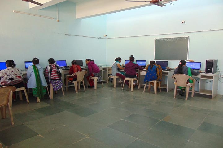 Shree Ambalal M Patel Avani Seeds Mahila Education College B Ed campus in Unjha, Gujarat, India — photo 3