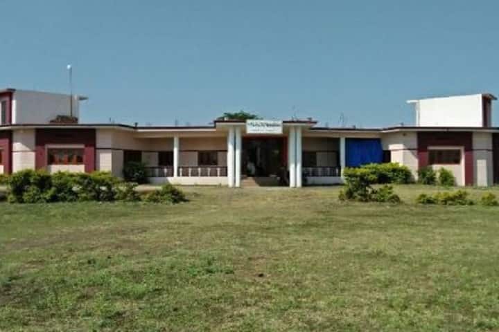 Shaheed Narendra Singh College of Education campus in Ratlam, Madhya Pradesh, India — photo 2