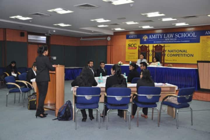Amity Law School campus in Noida, Uttar Pradesh, India — photo 2