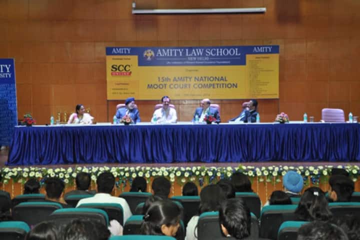 Amity Law School campus in Noida, Uttar Pradesh, India — photo 4