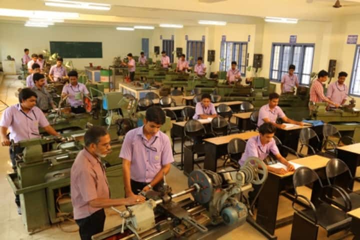 IES College of Engineering campus in Thrissur, Kerala, India — photo 5