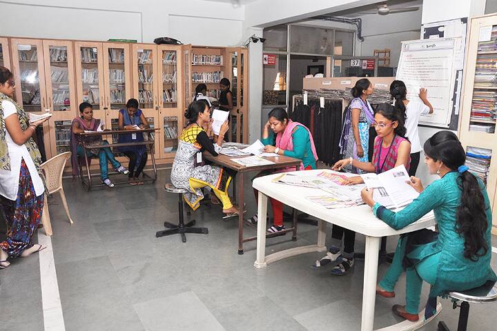 ID Patel College of Education campus in Ahmedabad, Gujarat, India — photo 4
