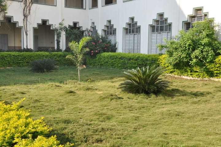 KVSR Siddhartha College of Pharmaceutical Sciences campus in Vijayawada, Andhra Pradesh, India — photo 1