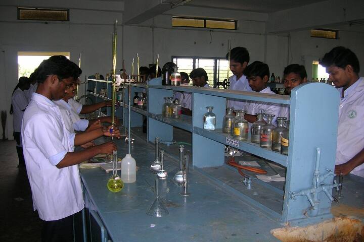 Dwarampudi Lakshmana Reddy College campus in East Godavari, Andhra Pradesh, India — photo 4