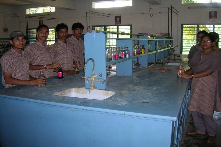 Dwarampudi Lakshmana Reddy College campus in East Godavari, Andhra Pradesh, India — photo 6