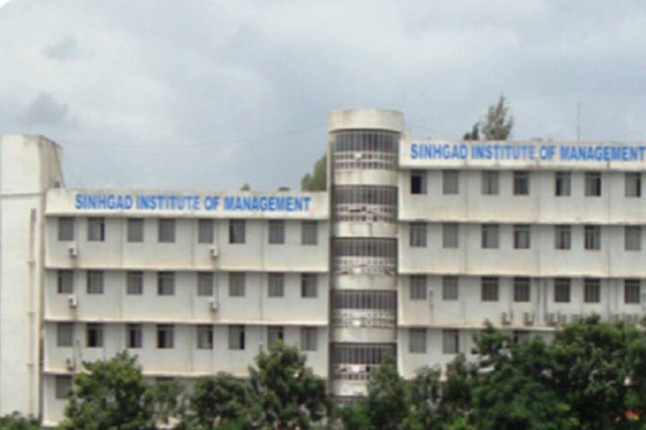 Sinhgad Institute of Management, Pune (SIOM Pune) campus in Pune, Maharashtra, India — photo 1