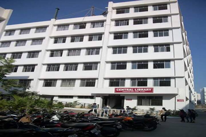 Sinhgad Institute of Management, Pune (SIOM Pune) campus in Pune, Maharashtra, India — photo 2