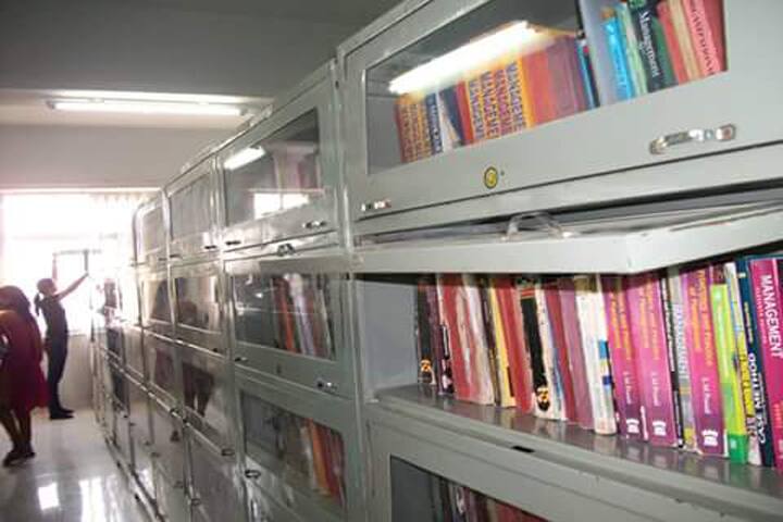Sinhgad Institute of Management, Pune (SIOM Pune) campus in Pune, Maharashtra, India — photo 3