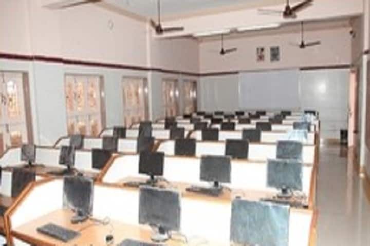 Shree Dharmjivandasji Swami B Ed College campus in Amreli, Gujarat, India — photo 3