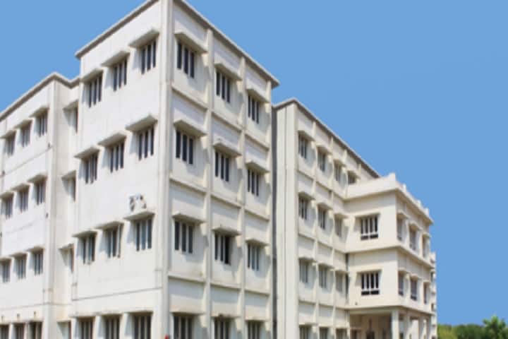 Raghu College of Pharmacy campus in Dakamarri, Andhra Pradesh, India — photo 1