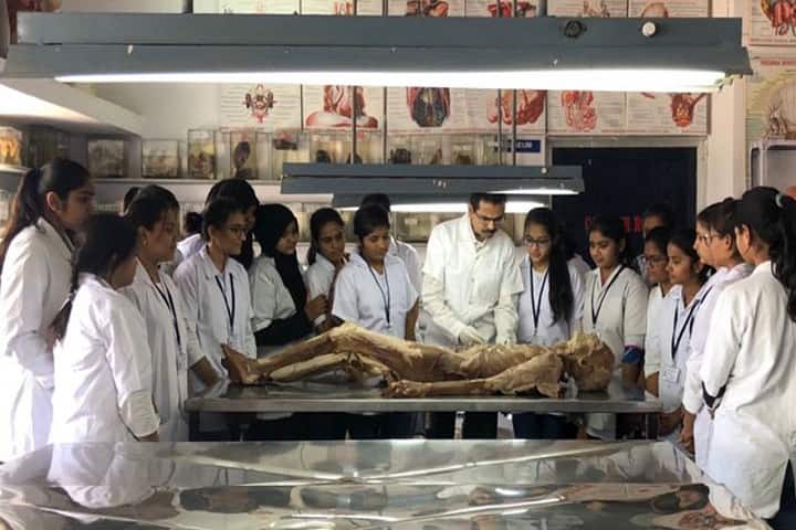 Shree Ghantakarana Mahavir Physiotherapy College campus in Godhra, Gujarat, India — photo 5