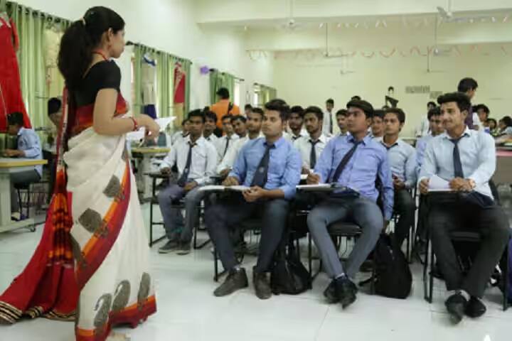 Monad School of Law campus in Hapur, Uttar Pradesh, India — photo 4