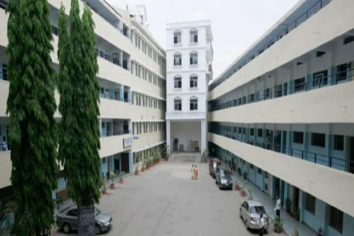 Vivekananda Institute of Management campus in Bangalore, Karnataka, India — photo 1