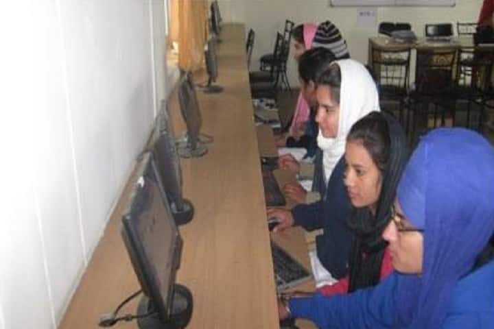 Sri Guru Ramdass Pharmacy College campus in Amritsar, Punjab, India — photo 3