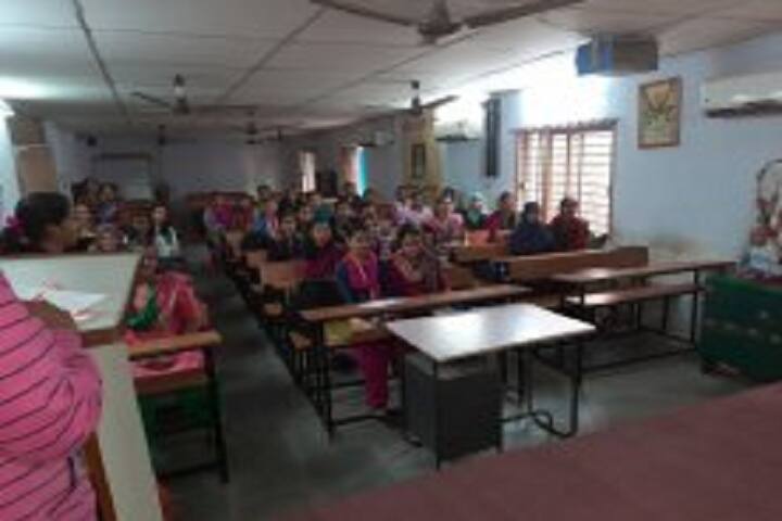Shri Sarvodaya Shikshan Mandal Sanchalit B Ed College campus in Surat, Gujarat, India — photo 2