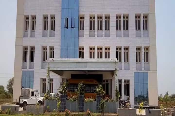 Shri SR Patel B Ed College campus in Surat, Gujarat, India — photo 2