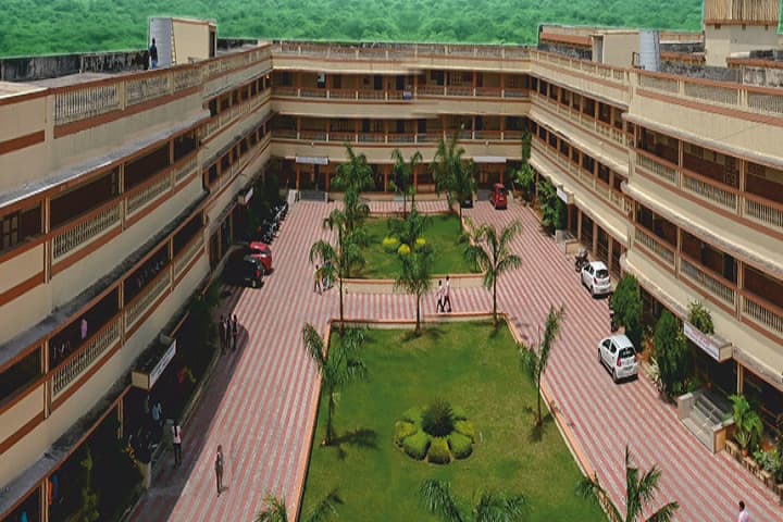 Smt PN Patel College of Education campus in Bardoli, Gujarat, India — photo 2