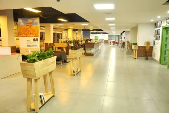 SLM MRIIRS campus in Faridabad, Haryana, India — photo 2