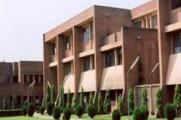 School of Pharmaceutical Education and Research campus in New Delhi, Delhi, India — photo 1