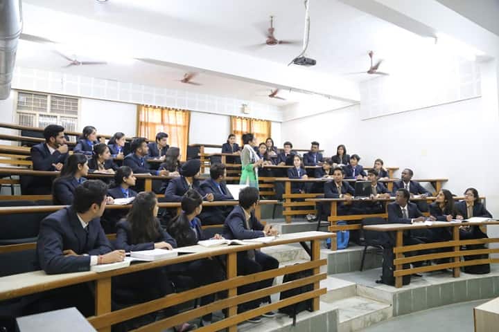 Parul Polytechnic Institute campus in Vadodara, Gujarat, India — photo 2