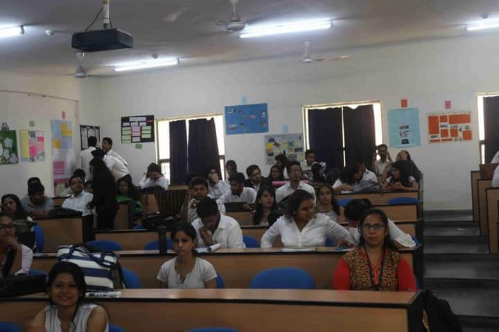 Amity Law School campus in Noida, Uttar Pradesh, India — photo 3