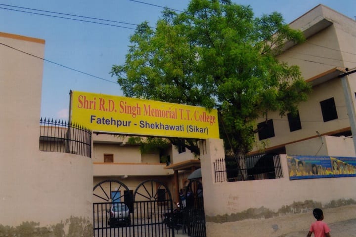 RD Singh Memorial TT College campus in Sikar, Rajasthan, India — photo 1