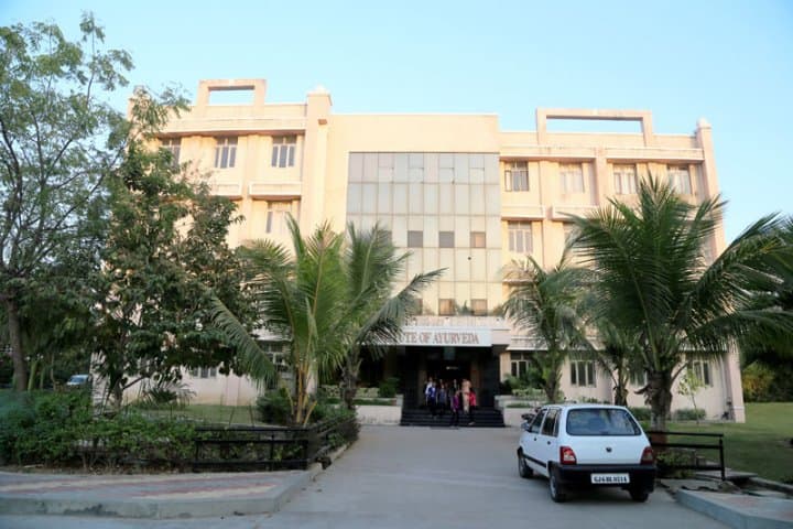 Parul Institute of Ayurved campus in Waghodia, Gujarat, India — photo 1