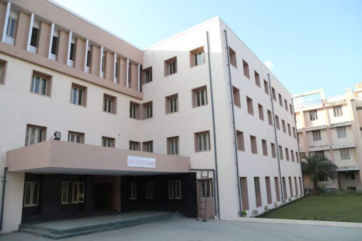 Parul Institute of Nursing campus in Waghodia, Gujarat, India — photo 1