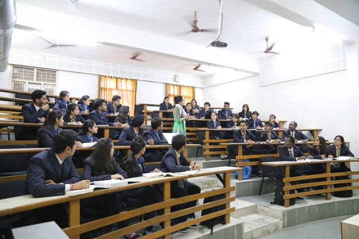 Parul Institute of Law campus in Waghodia, Gujarat, India — photo 6