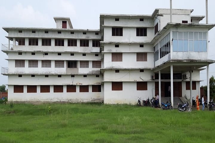 Smt Fulehra Smarak College of Pharmacy campus in Ballia, Uttar Pradesh, India — photo 1