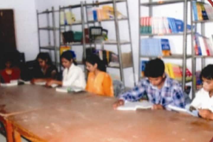Smt Fulehra Smarak College of Pharmacy campus in Ballia, Uttar Pradesh, India — photo 2