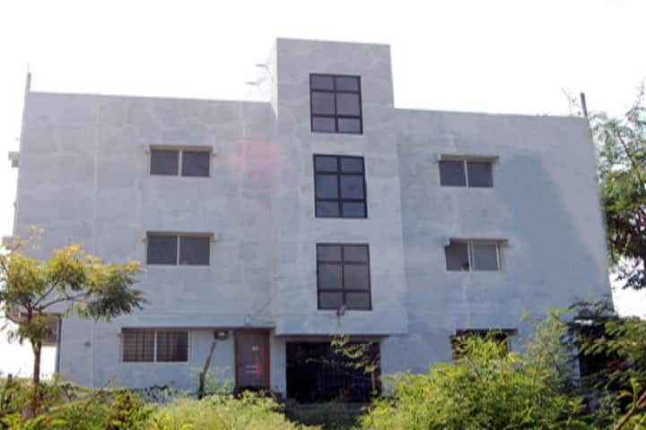 Renuka Adhyapak Mahavidyalaya campus in Latur, Maharashtra, India — photo 1